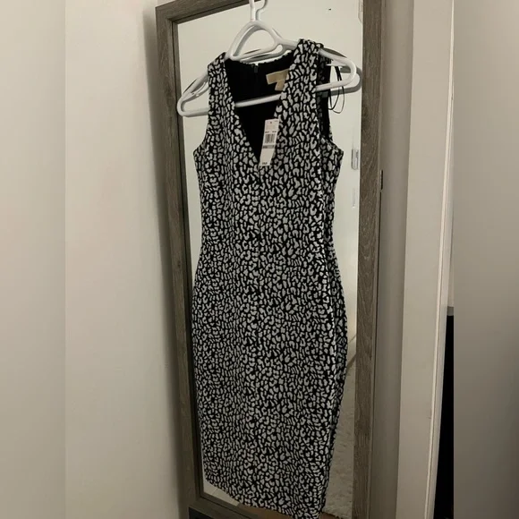 Michael Kors BNWT Sheath Dress - Picture 1 of 3